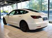 Tesla Model 3 4