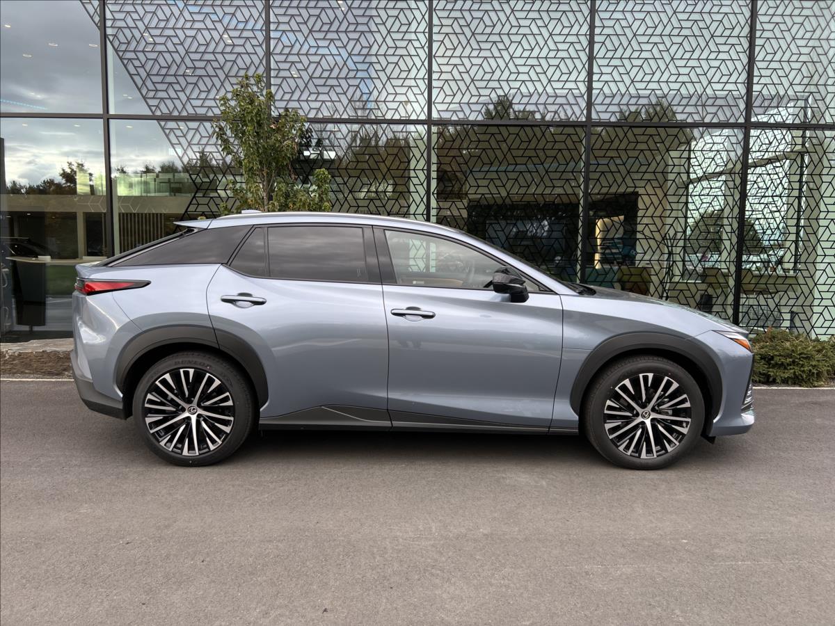 Lexus RZ 450e