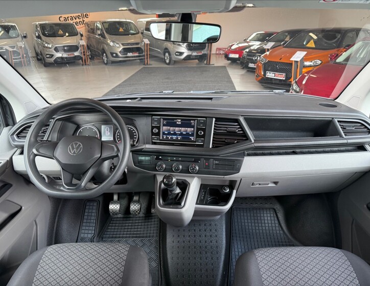 Volkswagen Caravelle 12
