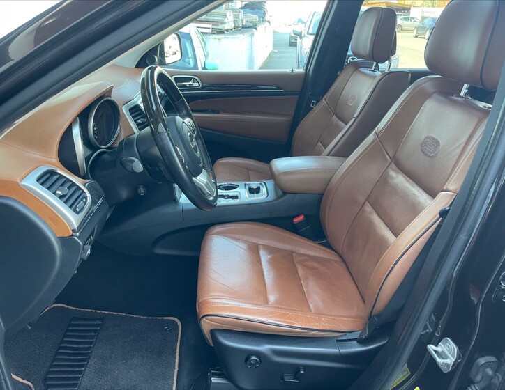 Jeep Grand Cherokee 12