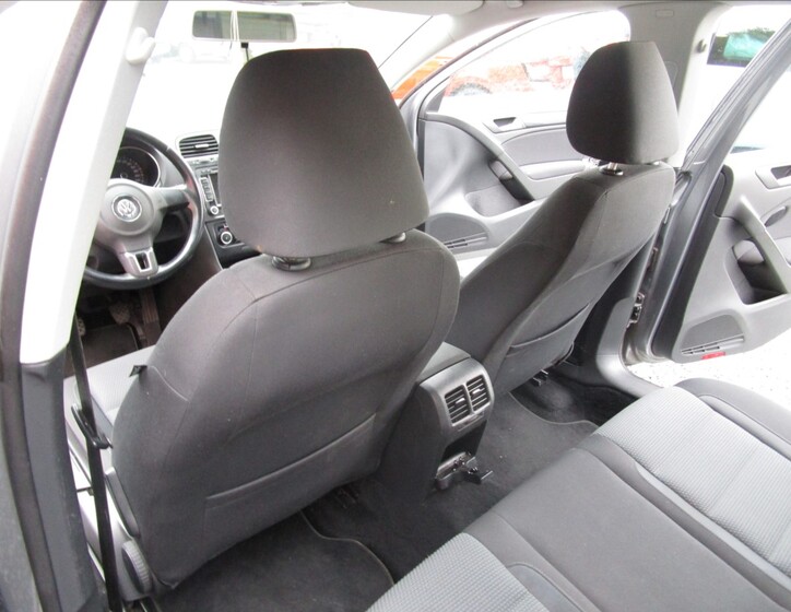 Volkswagen Golf 24