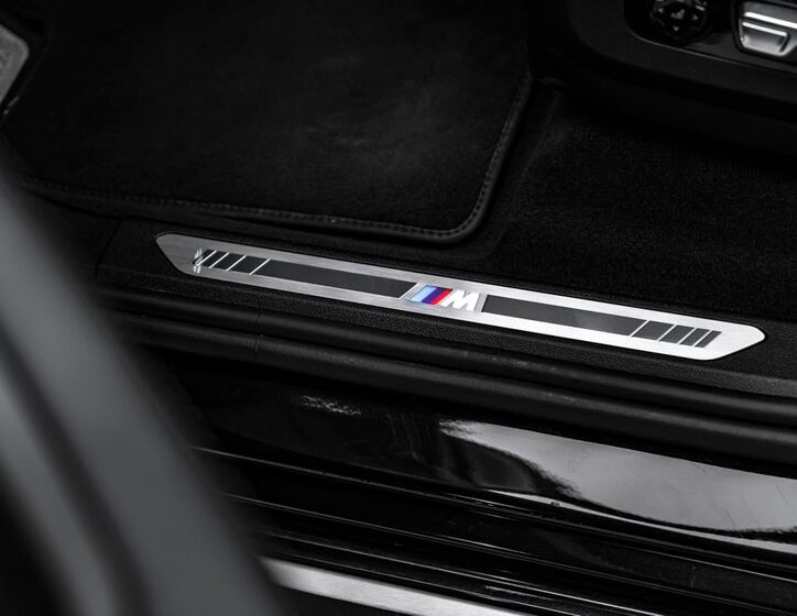 BMW X7 23