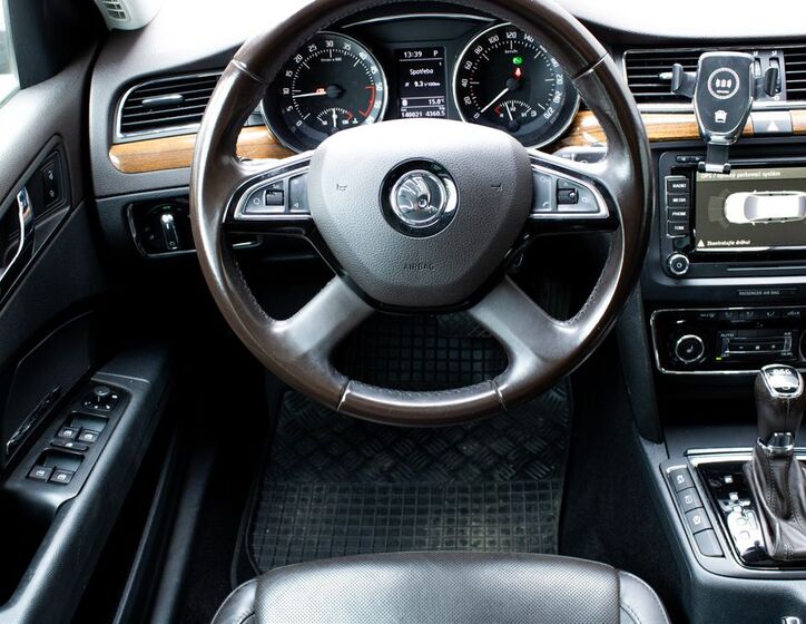 Škoda Superb 10
