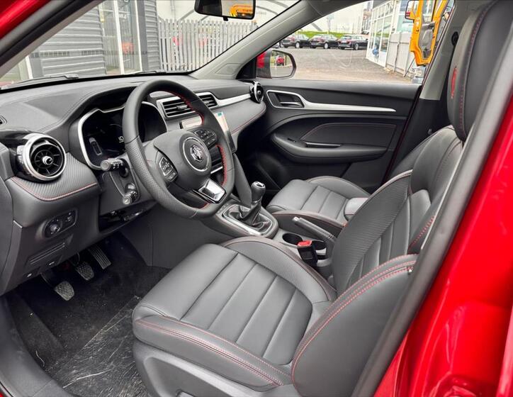 MG ZS 6