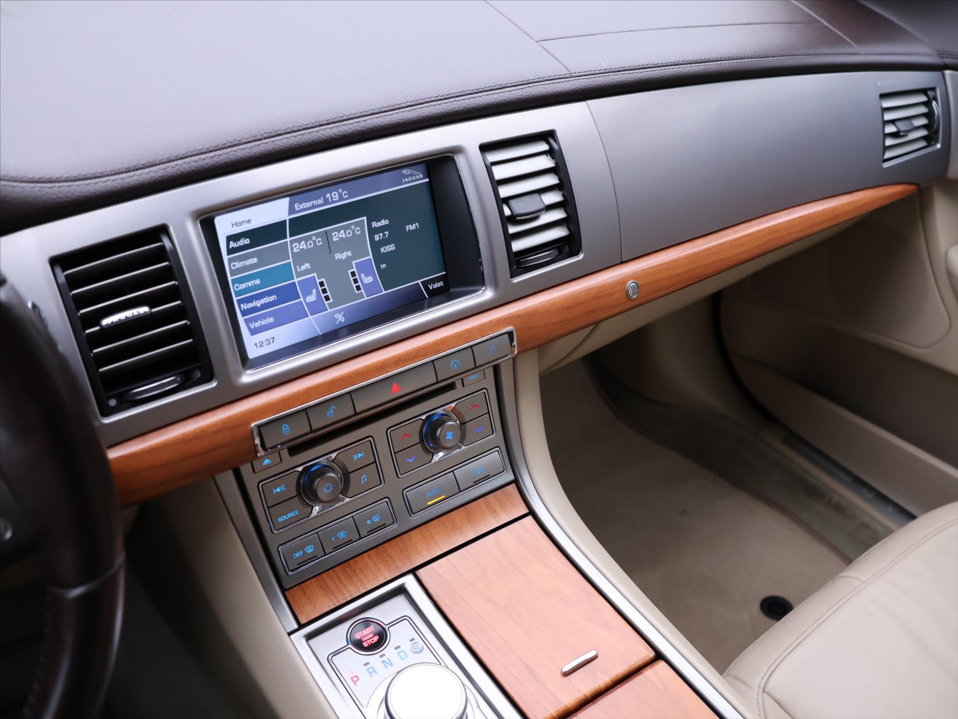 Jaguar XF