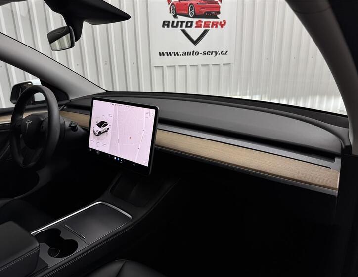 Tesla Model Y 30