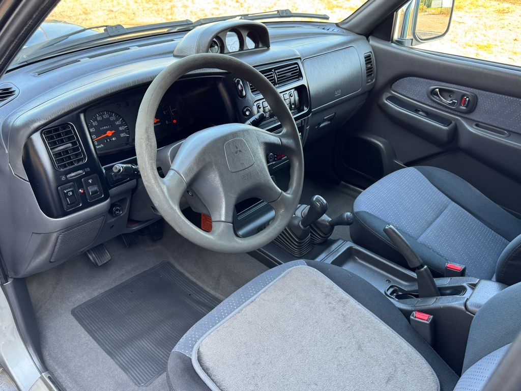 Mitsubishi L200