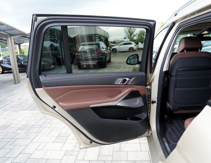 BMW X7 20