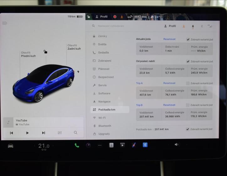 Tesla Model 3 33