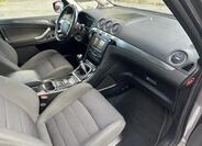 Ford Galaxy 37