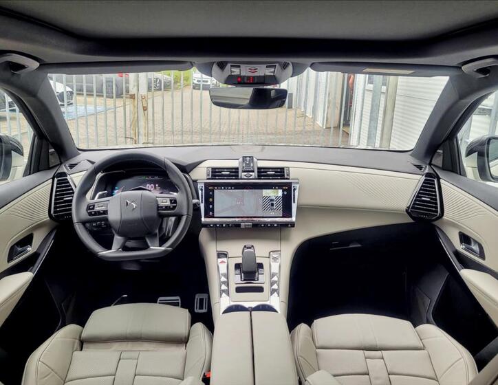 DS Automobiles DS7 Crossback 9