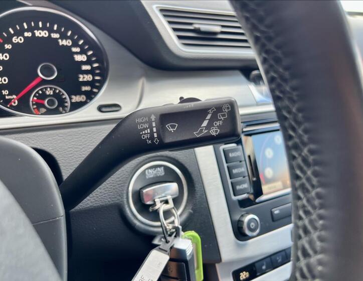 Volkswagen Passat 25