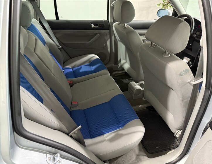 Volkswagen Golf 16