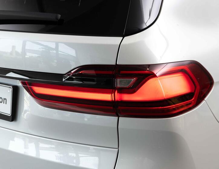 BMW X7 10