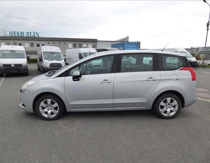 Peugeot 5008 6