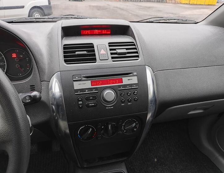 Suzuki SX4 16