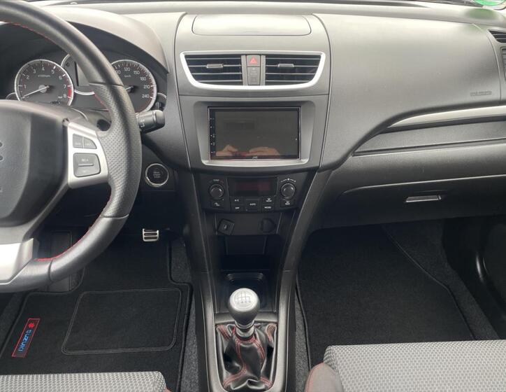 Suzuki Swift 18