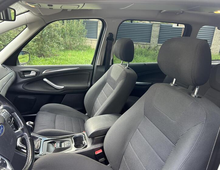 Ford Galaxy 32