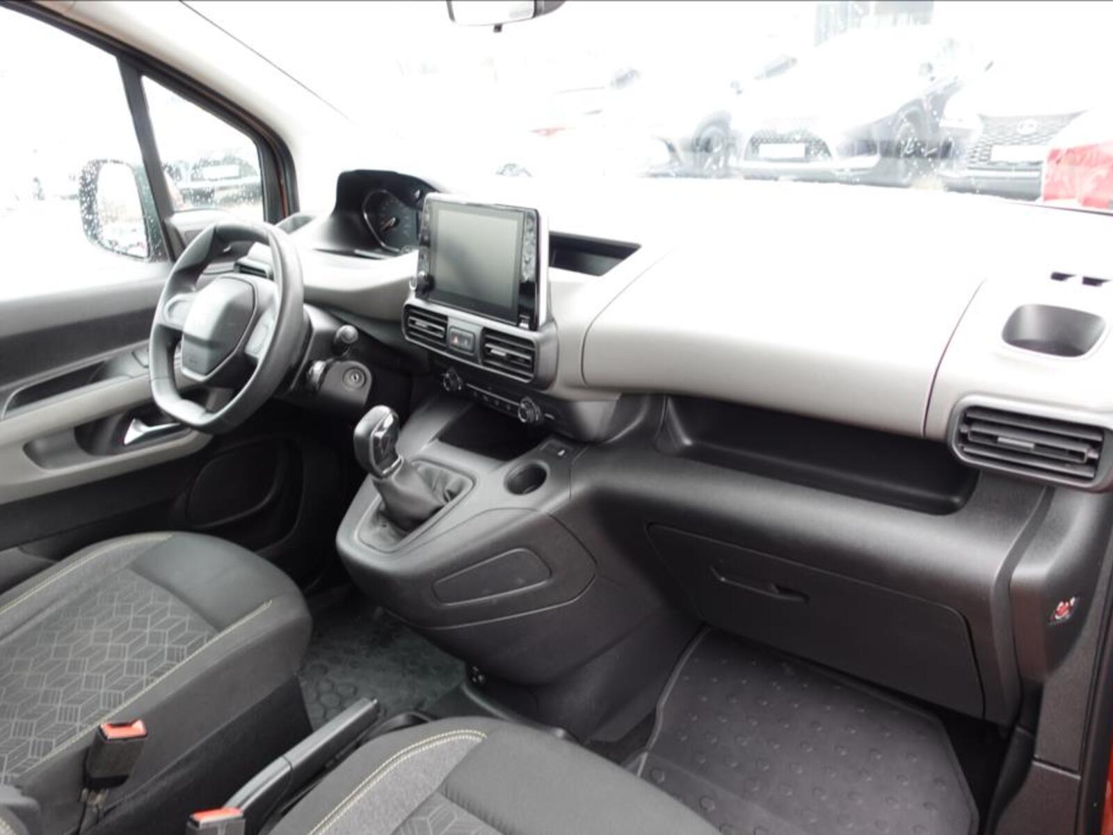 Peugeot Rifter 26