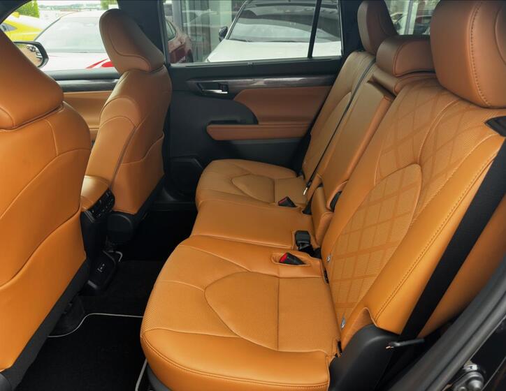 Toyota Highlander 7