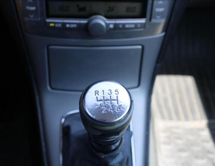 Toyota Avensis 18