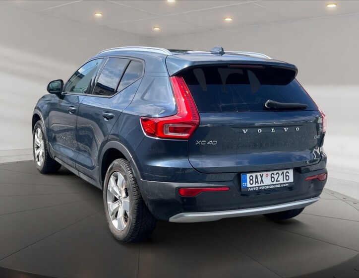 Volvo XC40 4