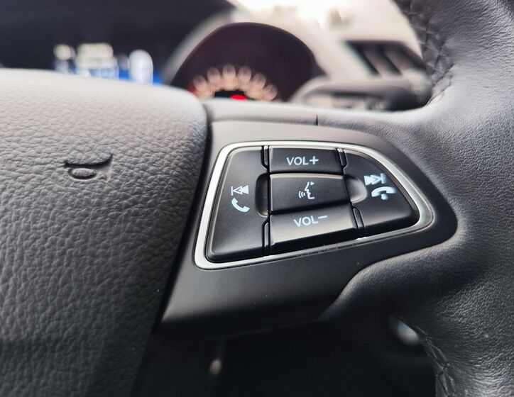 Ford Kuga 25