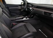 Audi e-tron 14