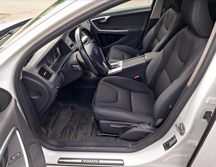 Volvo V60 8