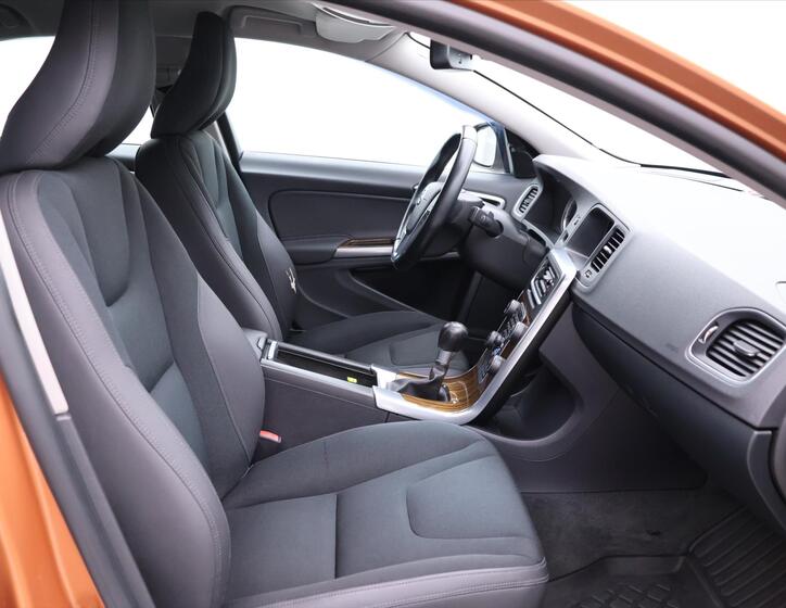 Volvo S60 13
