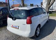 Peugeot 5008 6