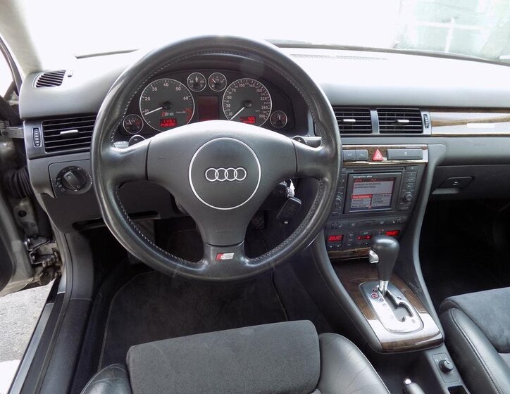 Audi S6 27