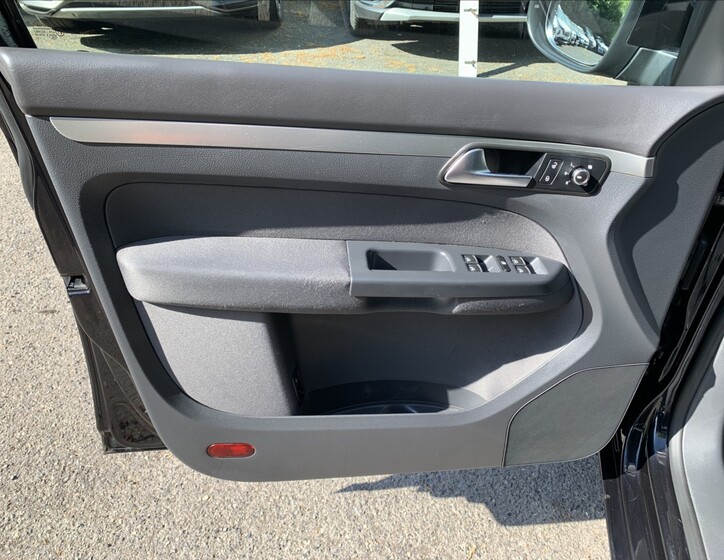 Volkswagen Touran 12