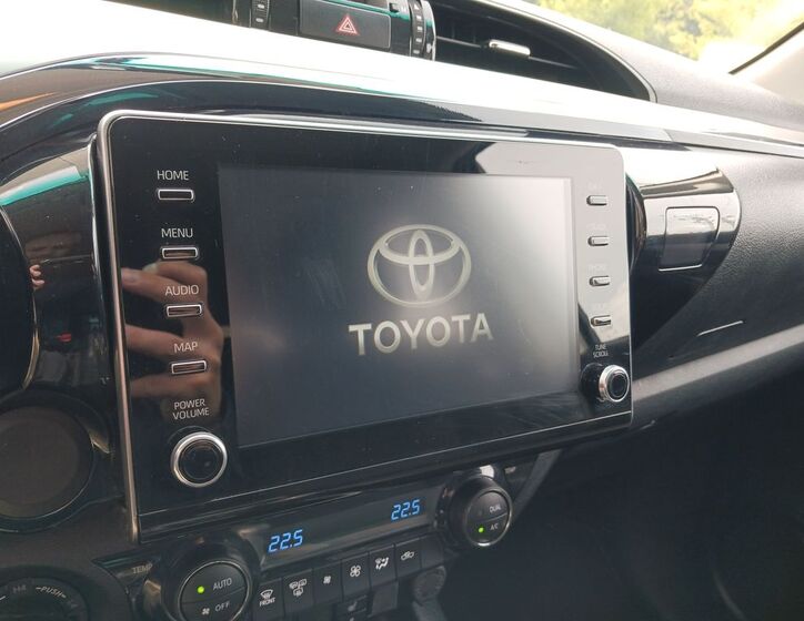 Toyota Hilux 21