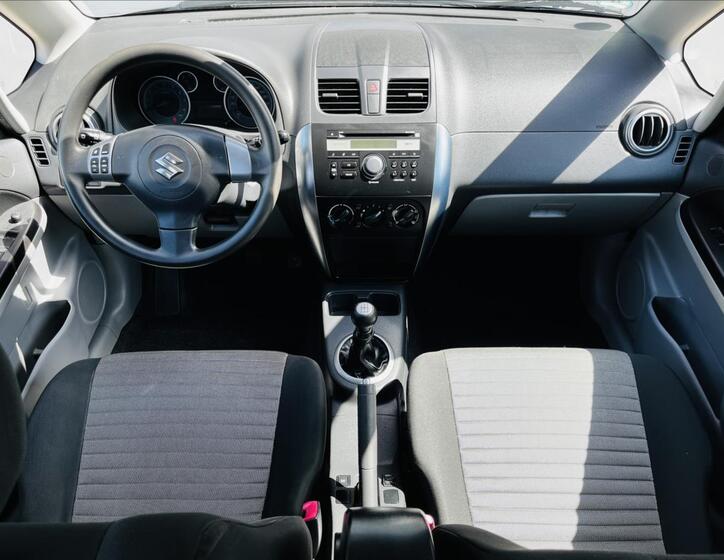 Suzuki SX4 11