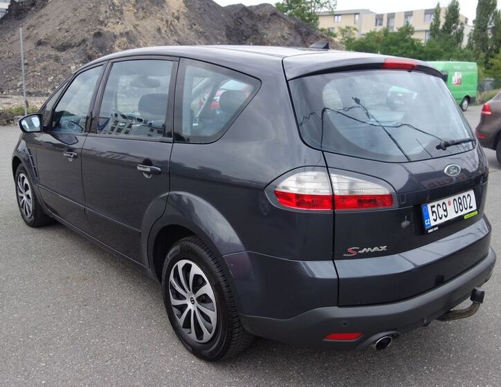 Ford S-MAX 11