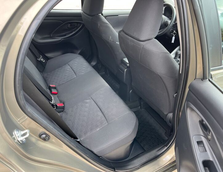Toyota Yaris 16