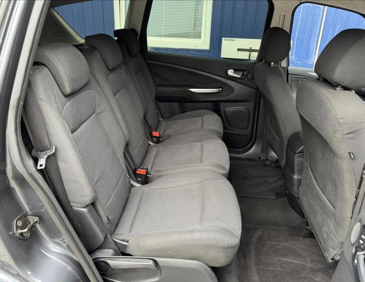 Ford S-MAX 32
