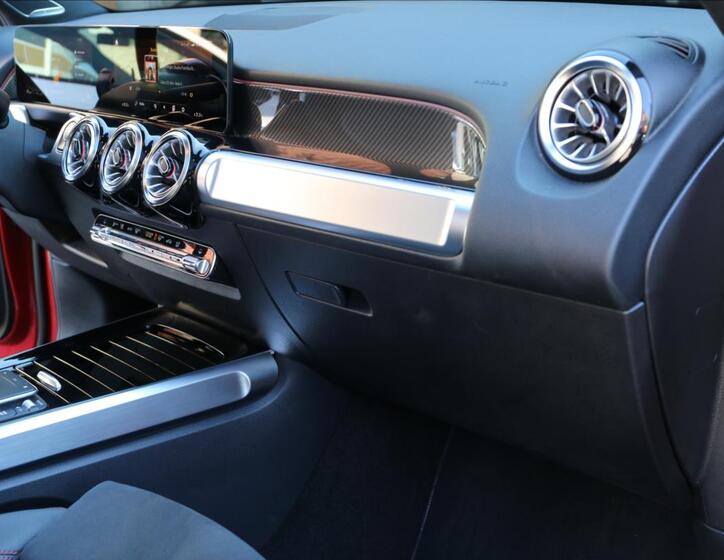 Mercedes-Benz GLB 62