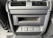 Land Rover Defender 29