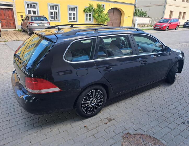 Volkswagen Golf 11