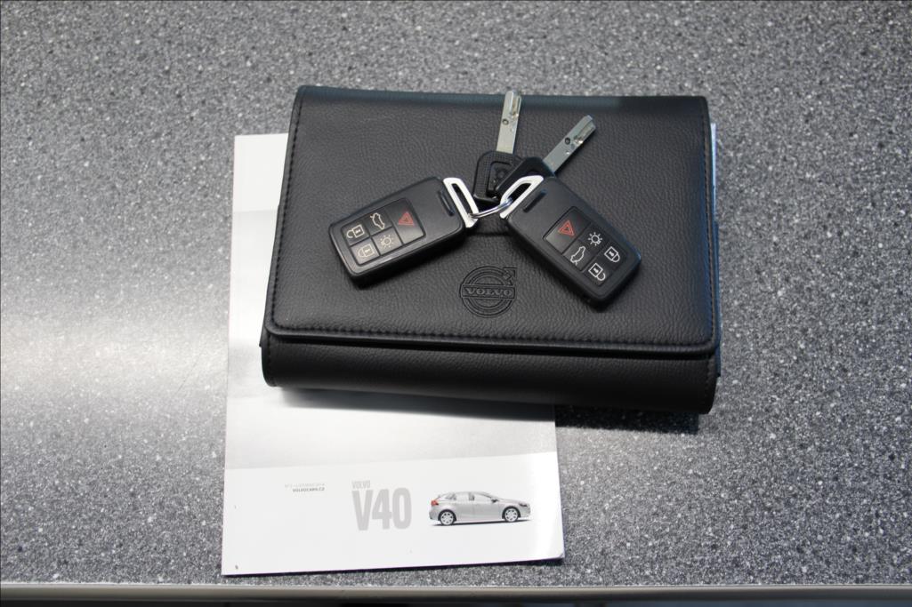 Volvo V40