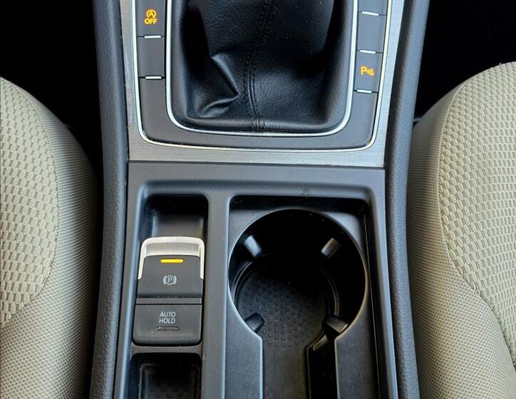 Volkswagen Golf 23