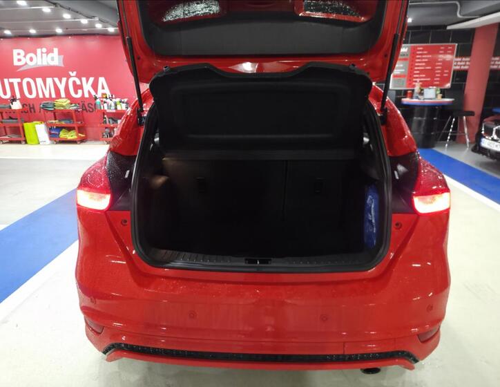 Ford Focus 8