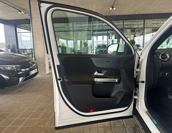 Mercedes-Benz EQB 9