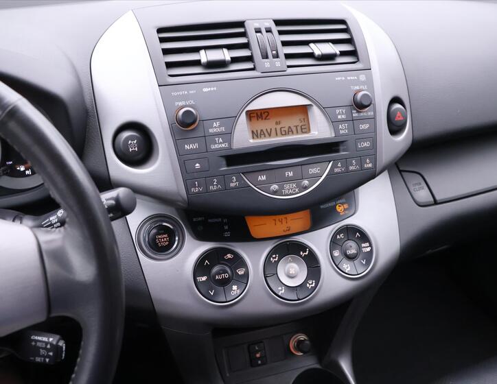 Toyota RAV4 19