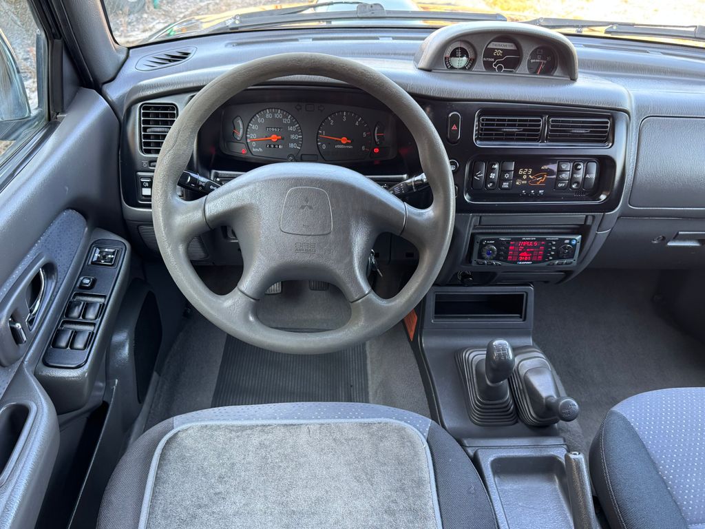 Mitsubishi L200