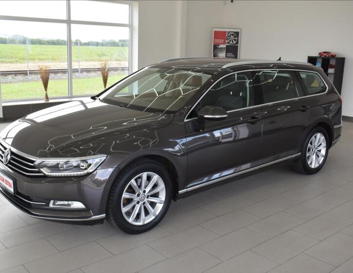 Volkswagen Passat 1