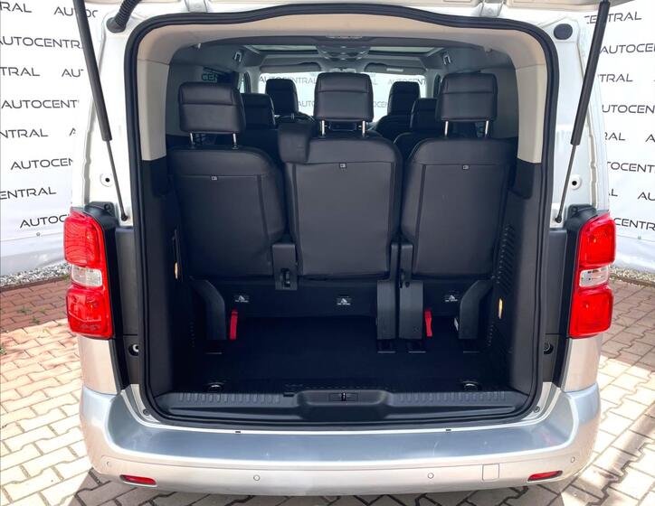 Peugeot Traveller 10