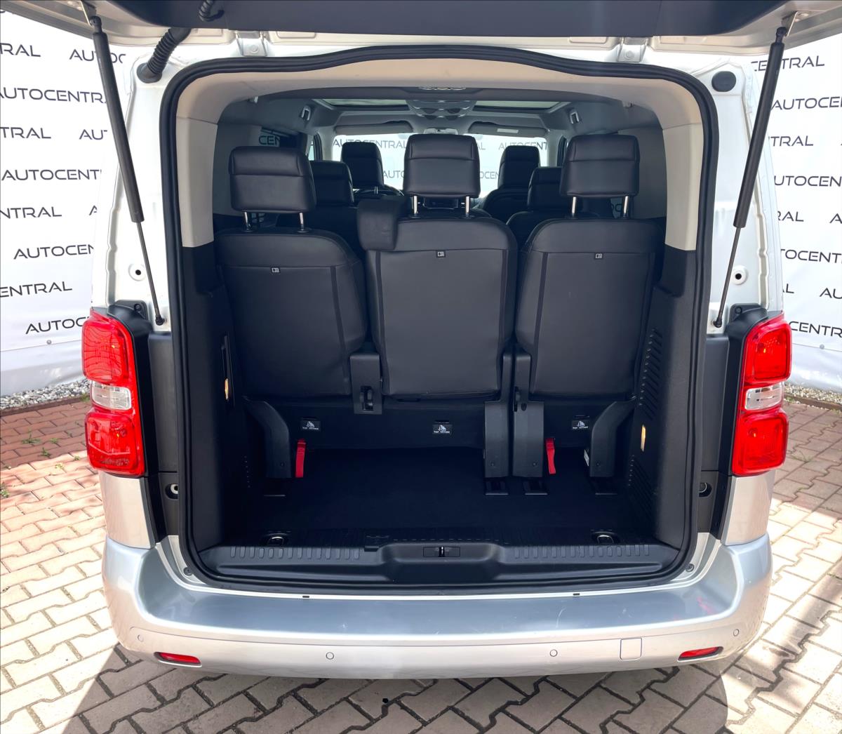 Peugeot Traveller